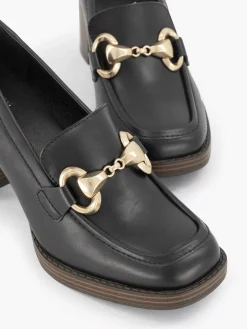 Black Pump Decorative Necklace