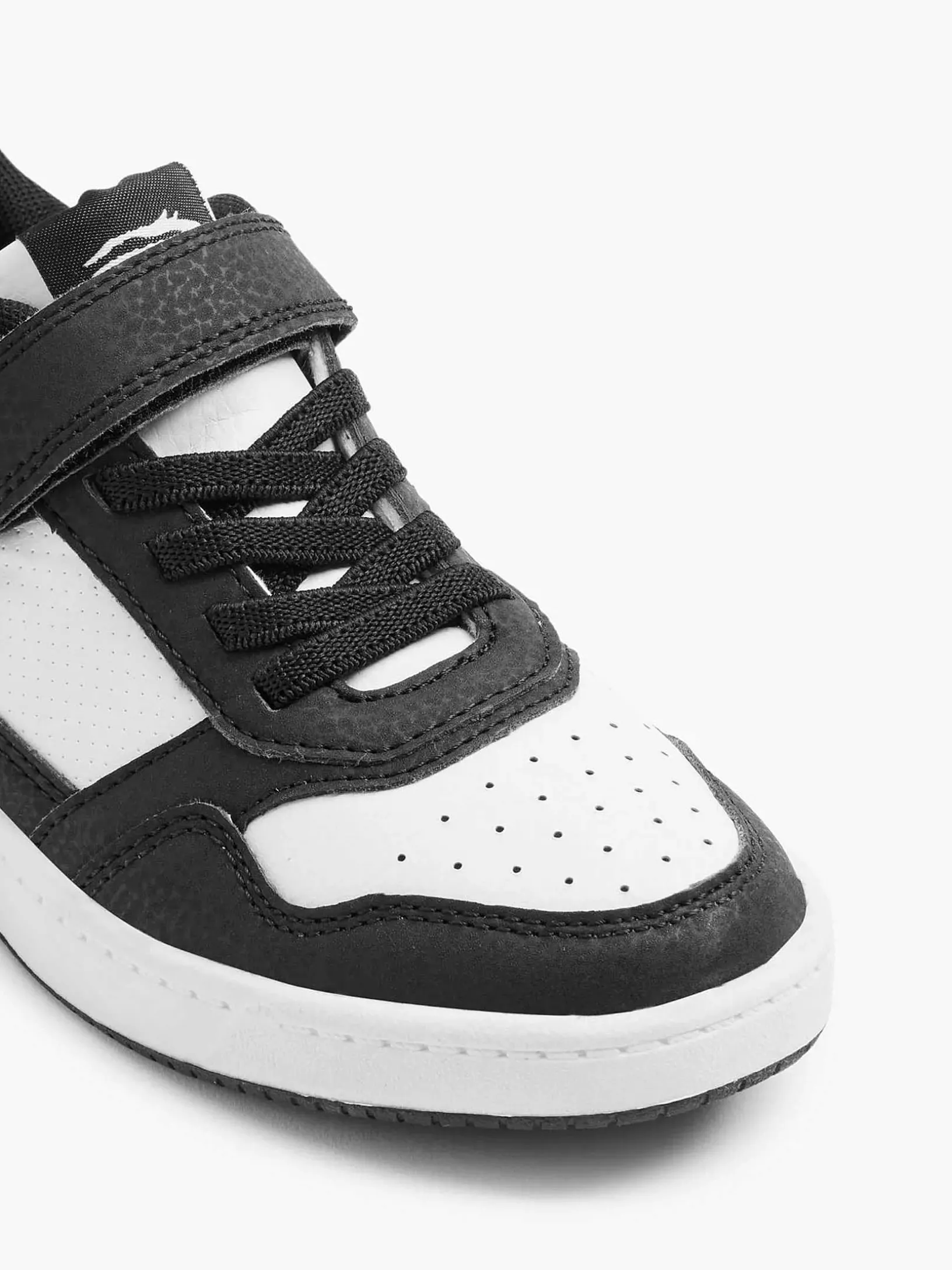 Black/White Sneaker